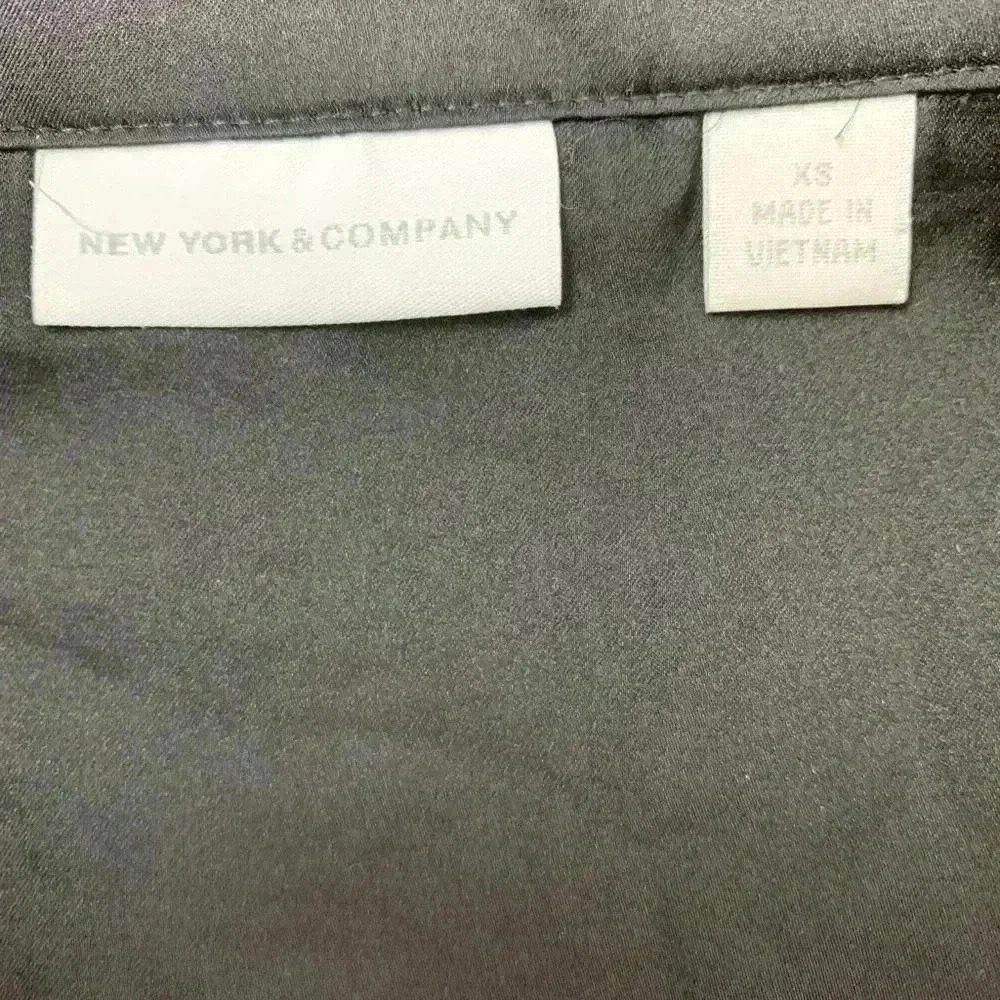 NEW YORK & CO Black Tank Top - Picture 3 of 3
